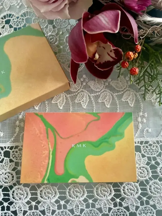 RMK ブリーズ ブリス エスケープ アイズ ＆ ブラッシュ パレット