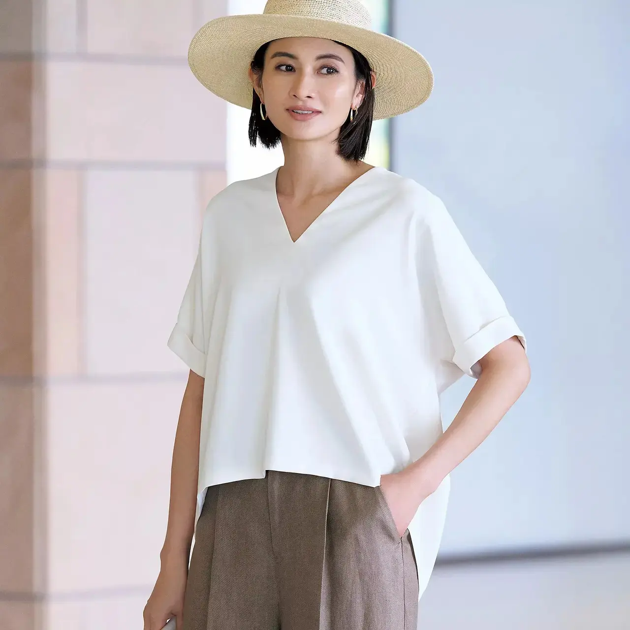 大人を素敵に見せるアイテムが満載!「E by éclat」の大人気とろみトップス&美シルエットパンツ