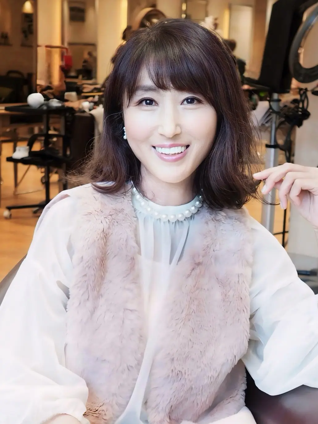 50代前髪ありミディアムヘア