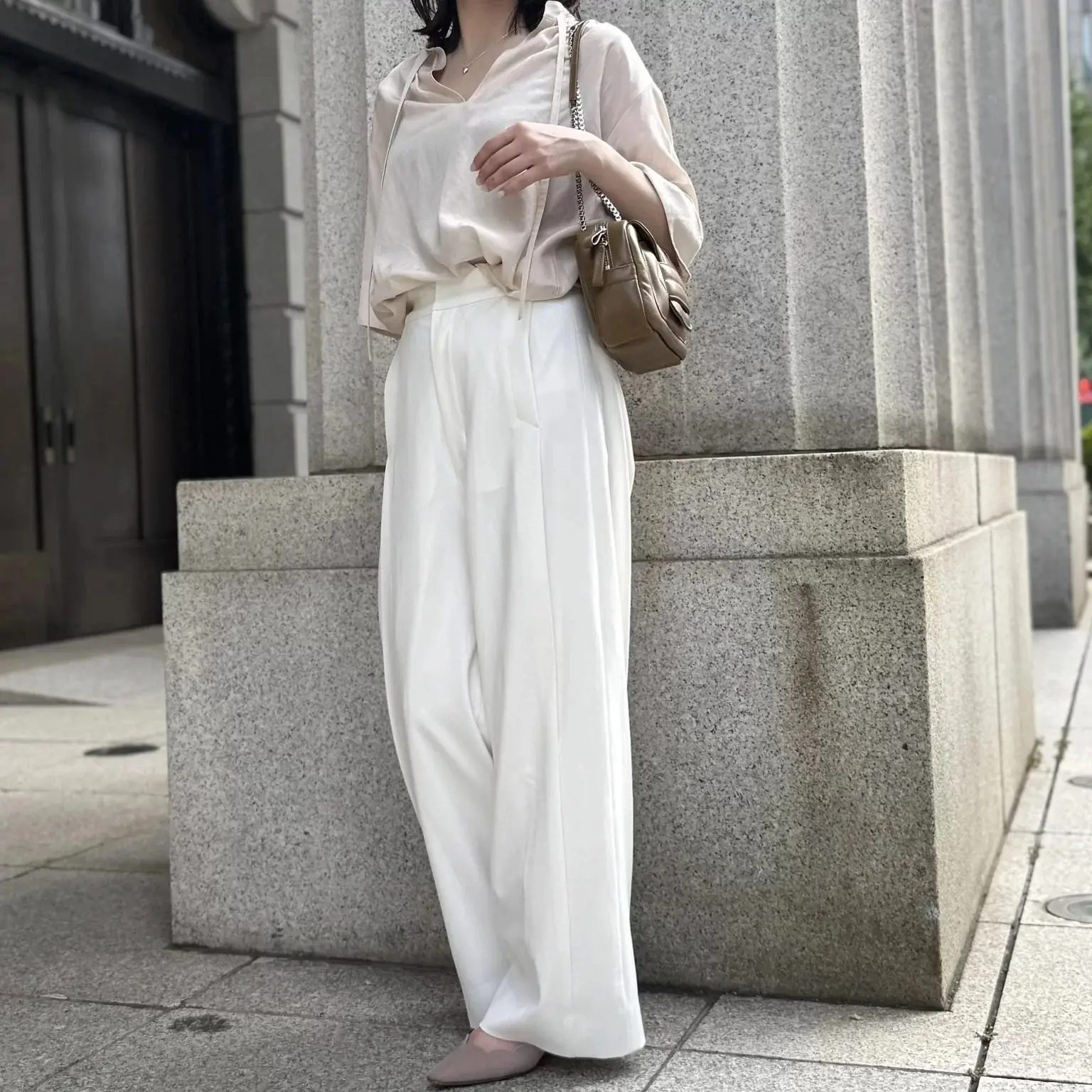 【50代パンツ】買えるのはエクラプレミアムだけ!究極のきれいめパンツでつくる品格コーデ10選_1_8