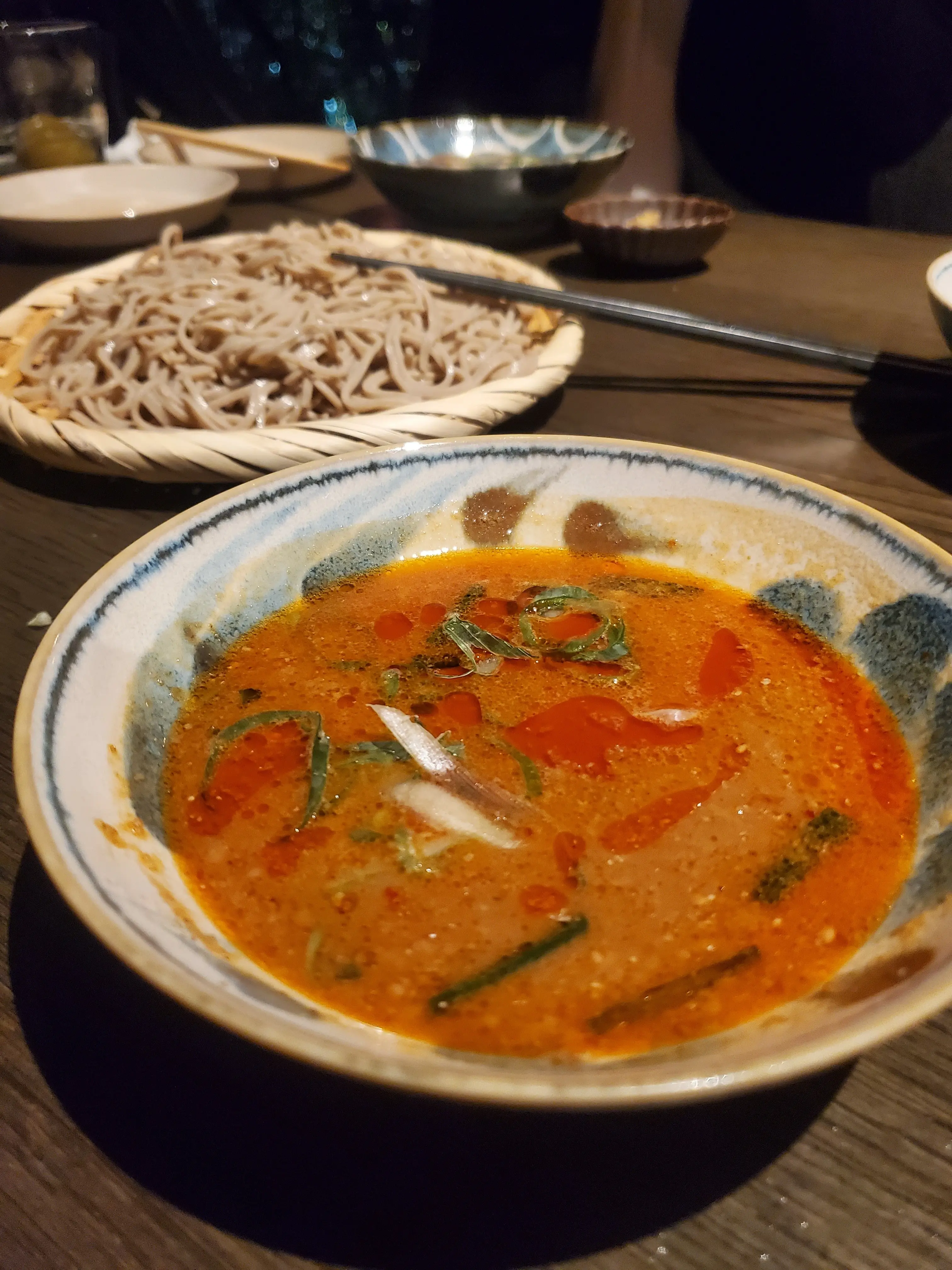 オフィスからの会食には、リラクシーでスタイル美なニットワンピースが心強い味方に_1_5-3