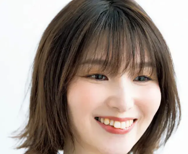 前髪×外ハネ×ハイライトで細毛をボリュームアップ