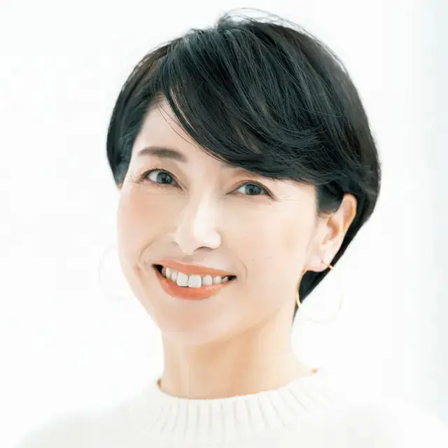 引き上げ&若見え効果が絶大な、耳かけショート