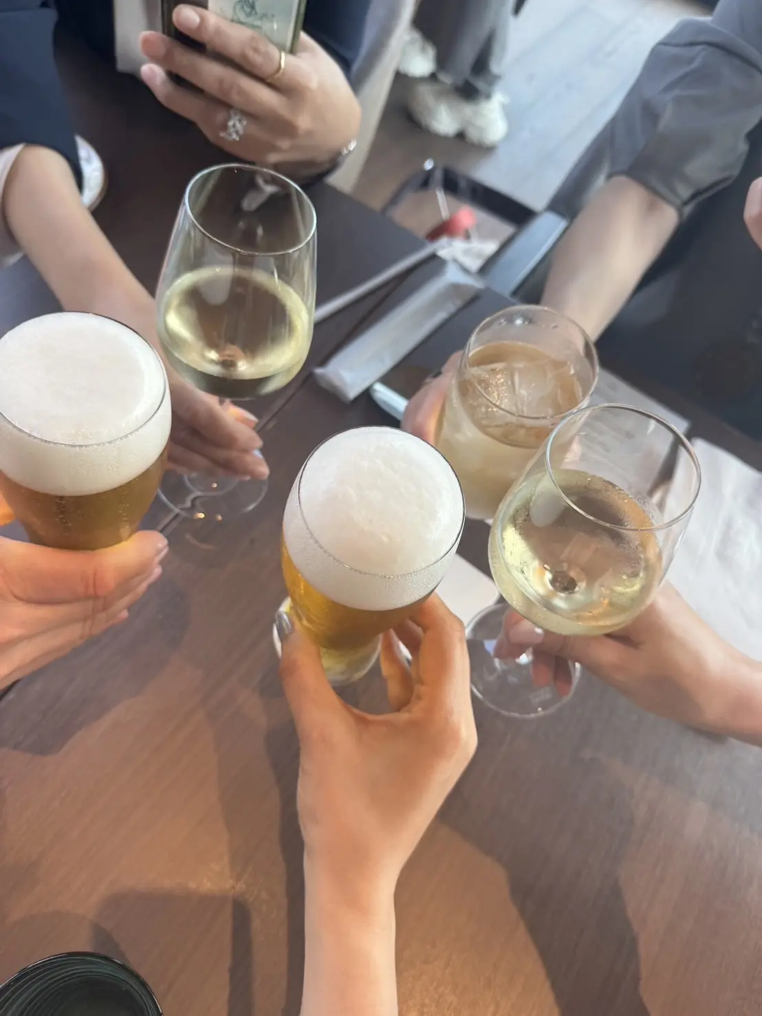 新宿歌舞伎町タワー17階 JAM17 DINING（JAM17ダイニング）で乾杯する画像