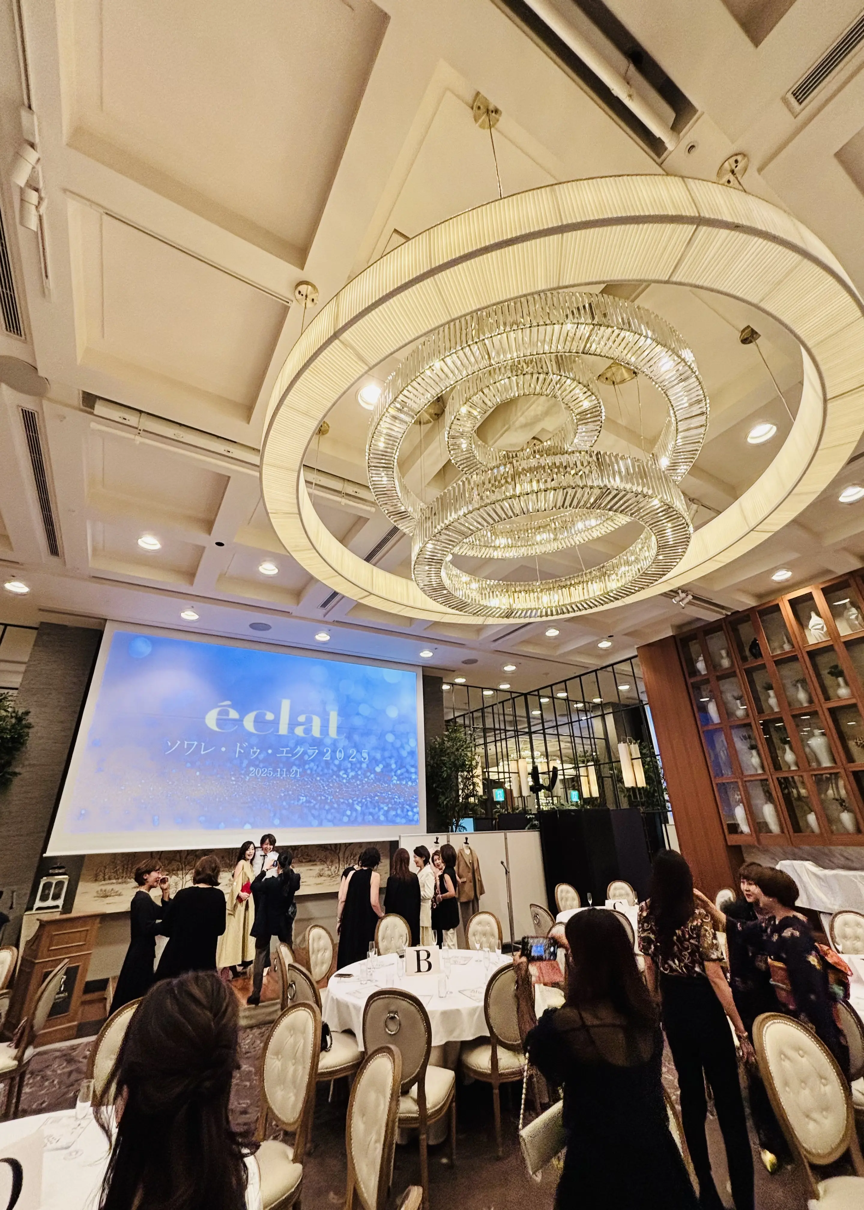 手持ちのアイテムをドレスアップ してパーティへ♪_1_2-1