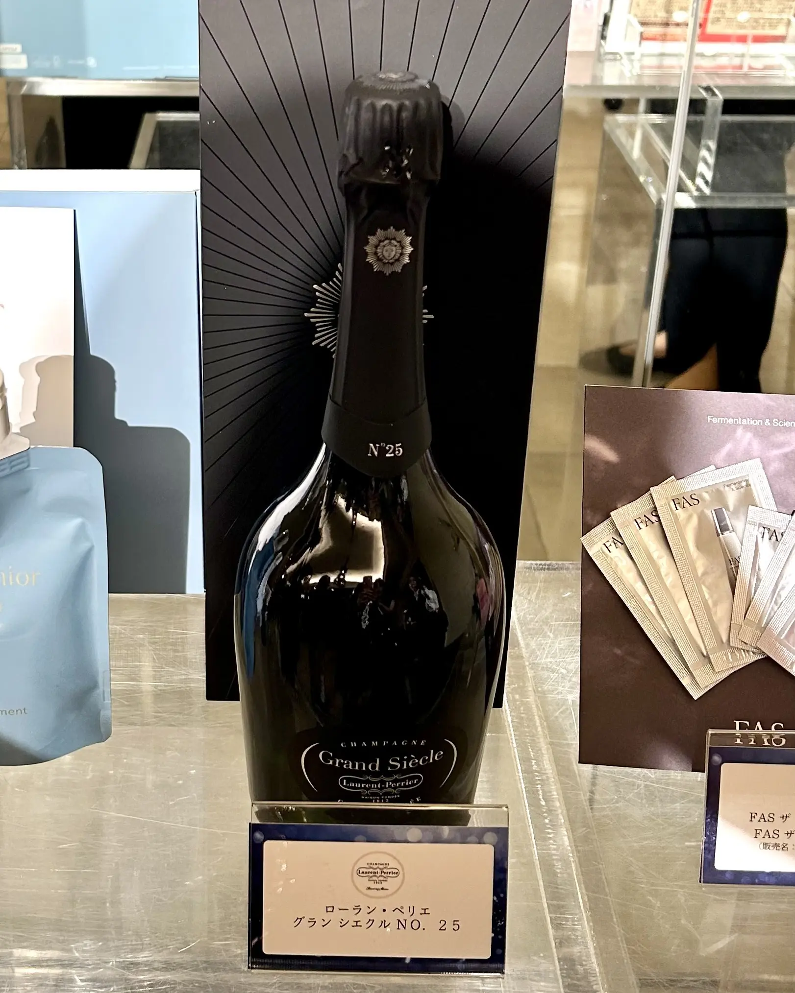 スパンコールのブラックコーデで【ソワレ・ドゥ・エクラ】へ♪_1_6