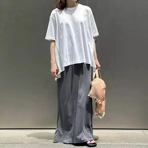 【50代 Tシャツ】気温30度 大人に似合う「上質Tシャツ」おすすめコーデ20選_1_10