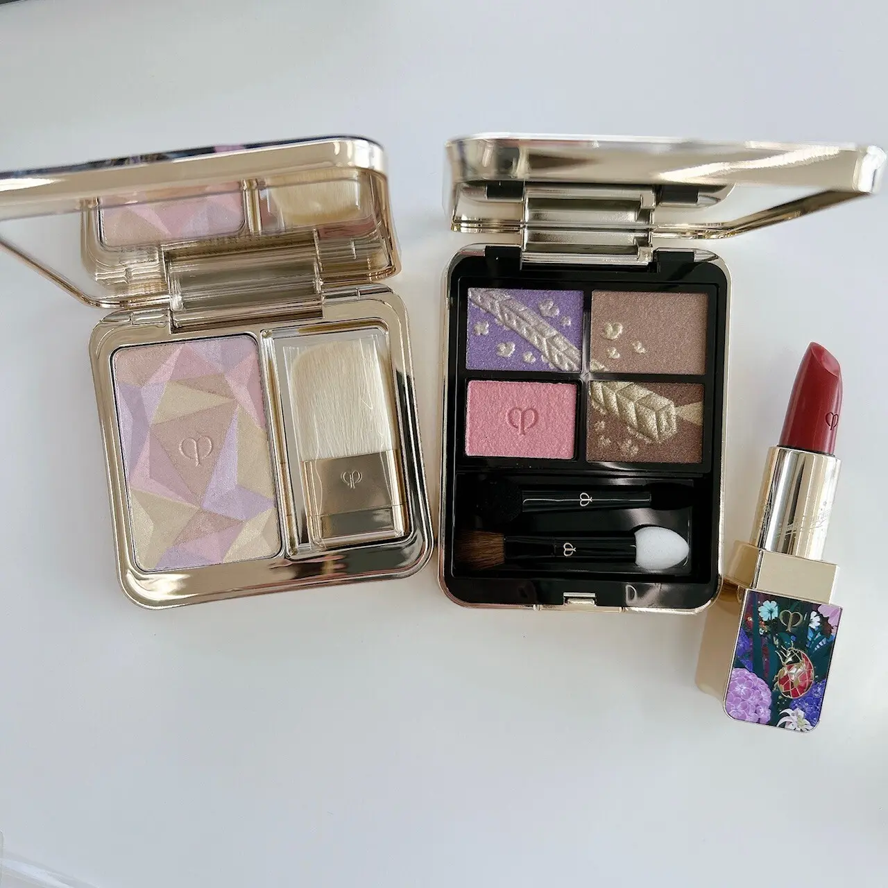 クレ・ド・ポー ボーテ 2025 ホリデーコレクションの中身 ル・レオスールデクラ 110、オンブルクルールクアドリ 504、ルージュアレーブル 527