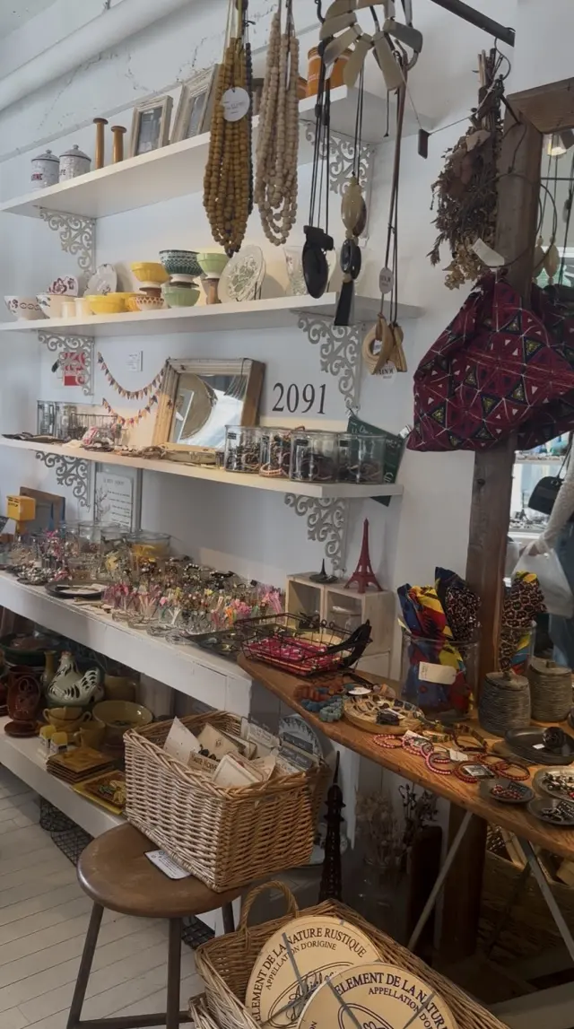 プチプラコーデで歩いていましたら、フランスの雑貨屋さんを発見！_1_7