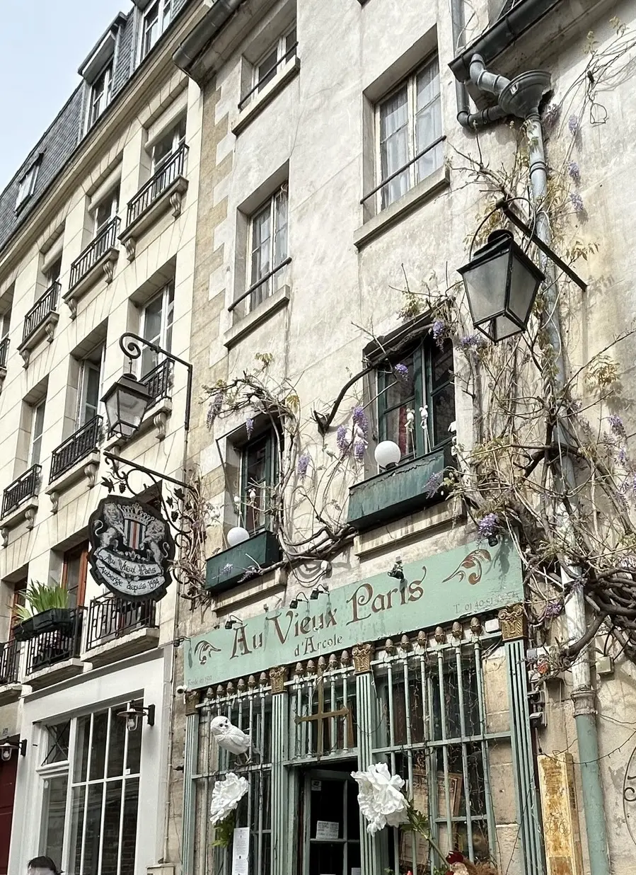 Au Vieux Paris d’Arcole  パリ旅行で絶対に行きたい10の場所