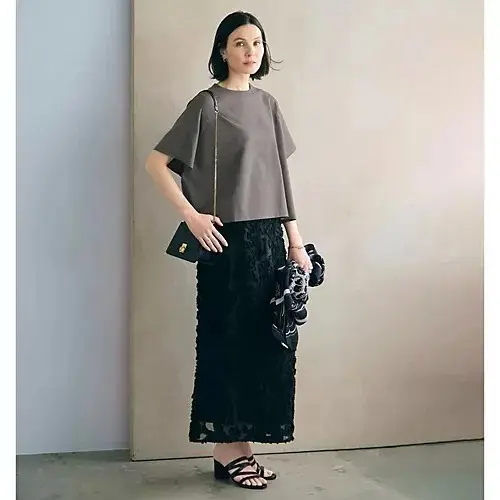 【50代 Tシャツ】気温30度 大人に似合う「上質Tシャツ」おすすめコーデ20選_1_1