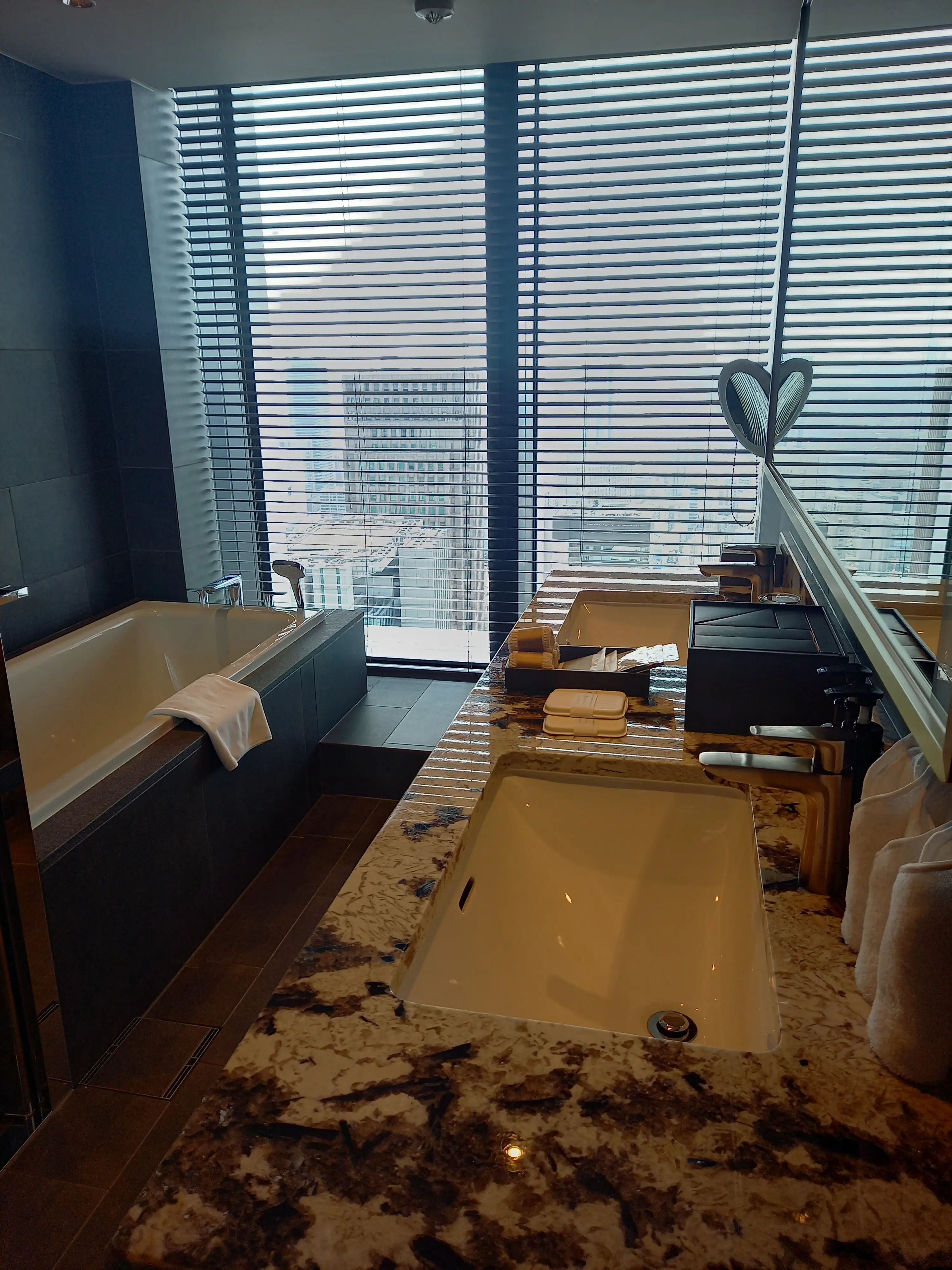 モクシー大阪本町とTHE OSAKA STATION HOTEL。静と動を感じた大阪のホテルステイ_1_19