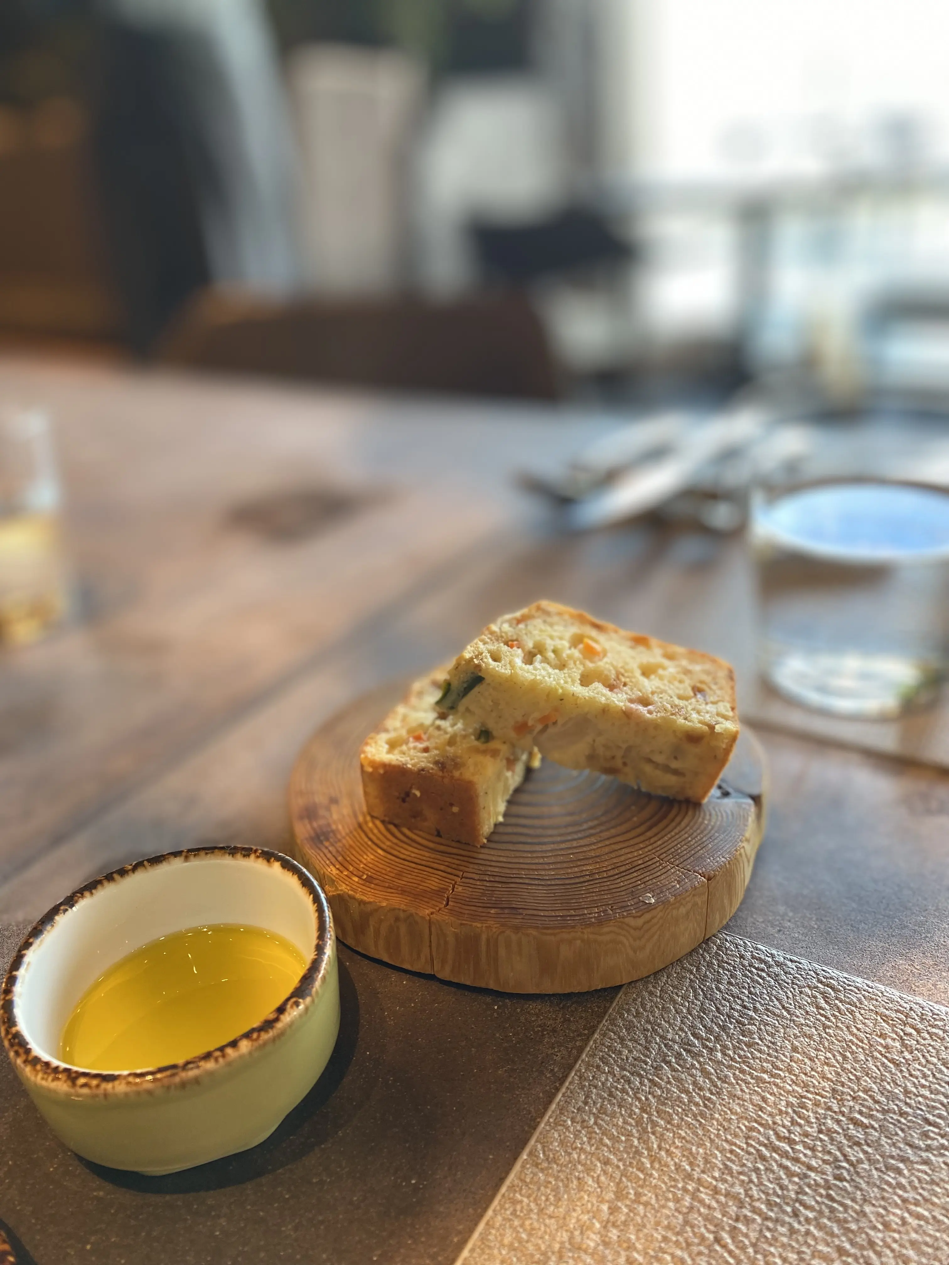 表参道bonélan（ボネラン）のランチアミューズ ケークサレ。Menu marché 4,400円のコース最初の一皿