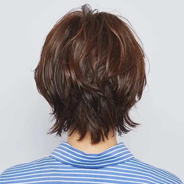 50代に必要な華やかさとおしゃれ感。両方クリアできるマッシュウルフショート【50代髪型・ヘアスタイル】
