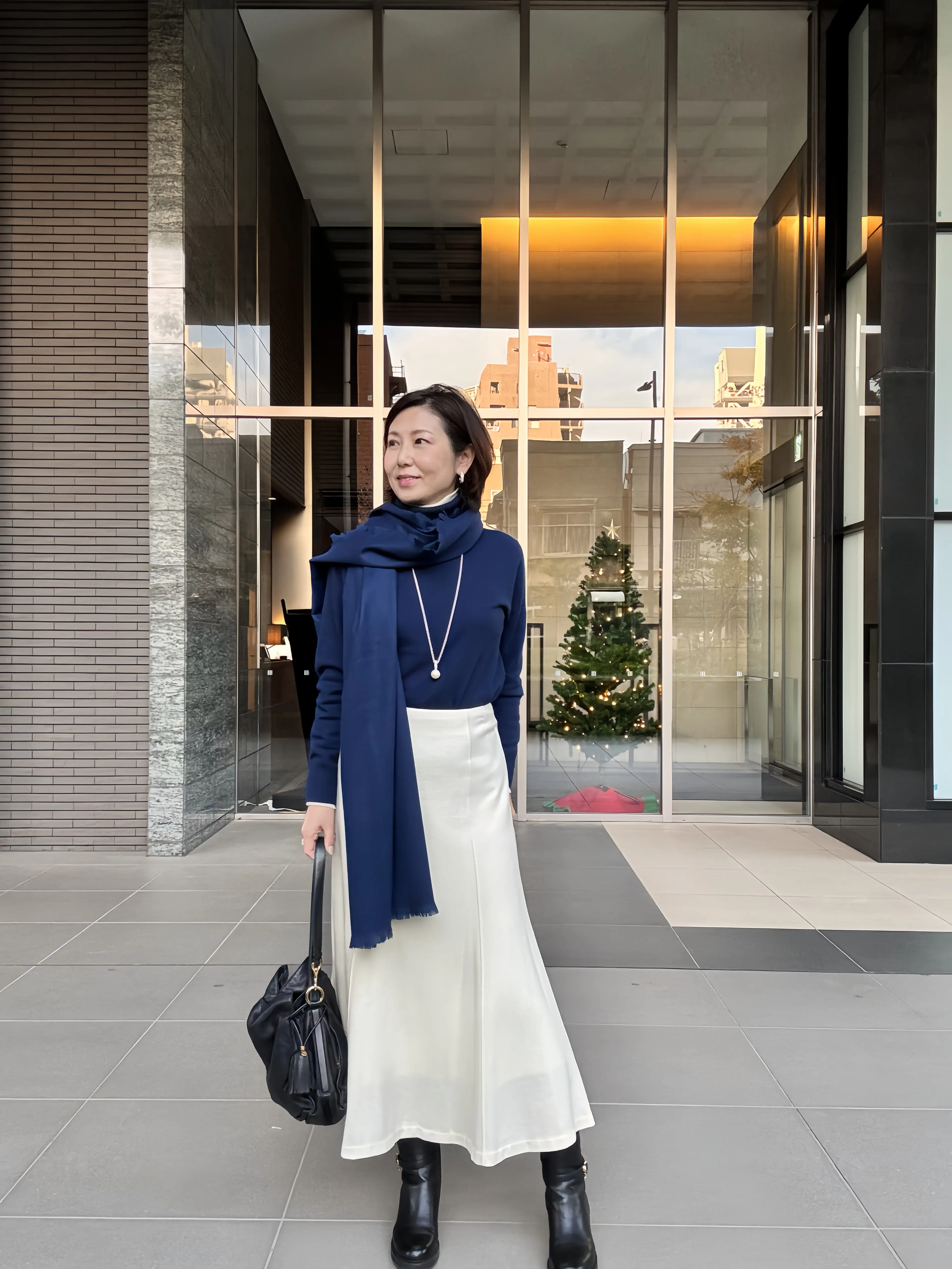 エクラ 華組　小林五月子さん　スカート　ホワイト　コーデ