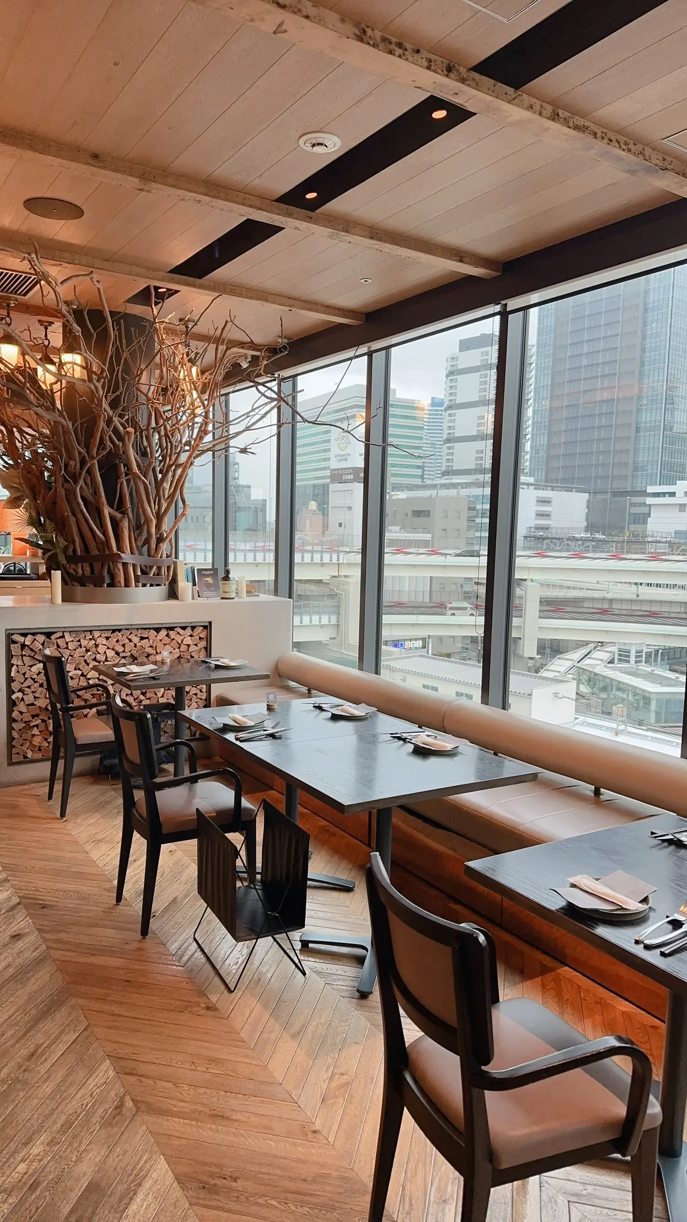 横浜800°DEGREESの店内