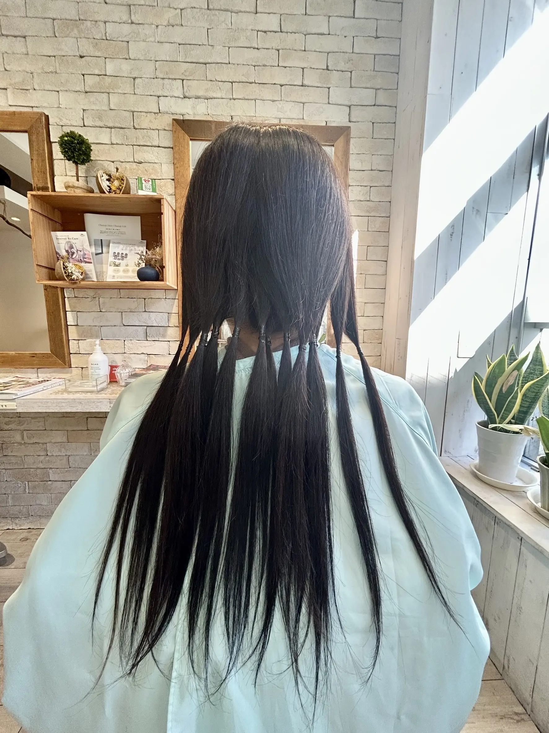 ヘアドネーションカットの為に結んだ髪の毛