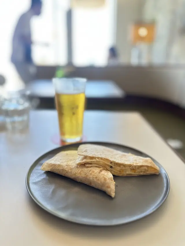 機能的なファッション × 海辺の美食 × 非日常のロケーション。_1_9