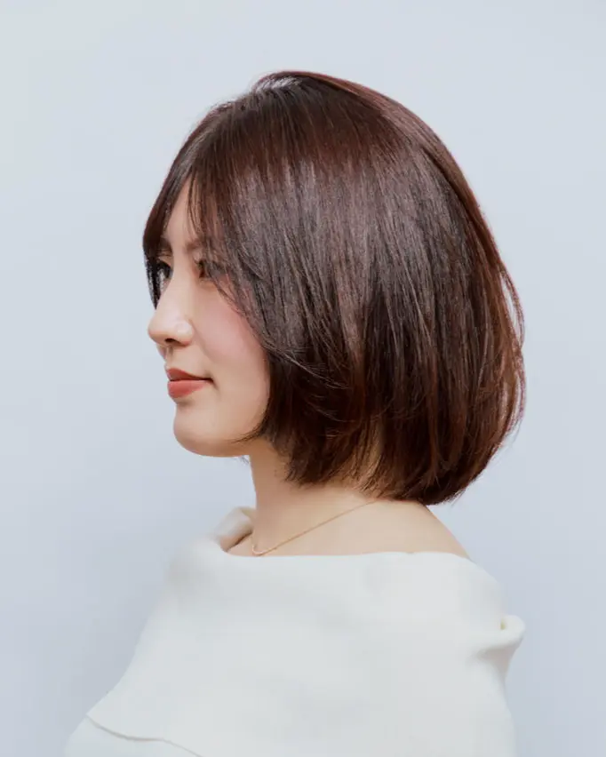 Webエクラ 横から見たボブヘアスタイル