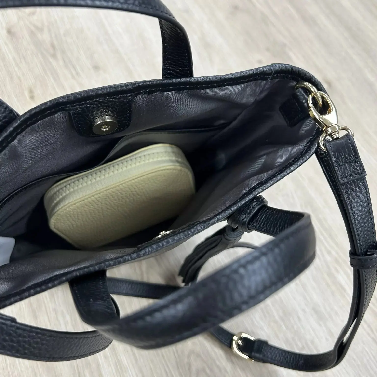 【50代 ファッション小物】一点一点、誠意を込めて。イタリアンレザーを使った富岡財布の魅力「itten-itten×eclat・ラウンドミニウォレット」_1_6