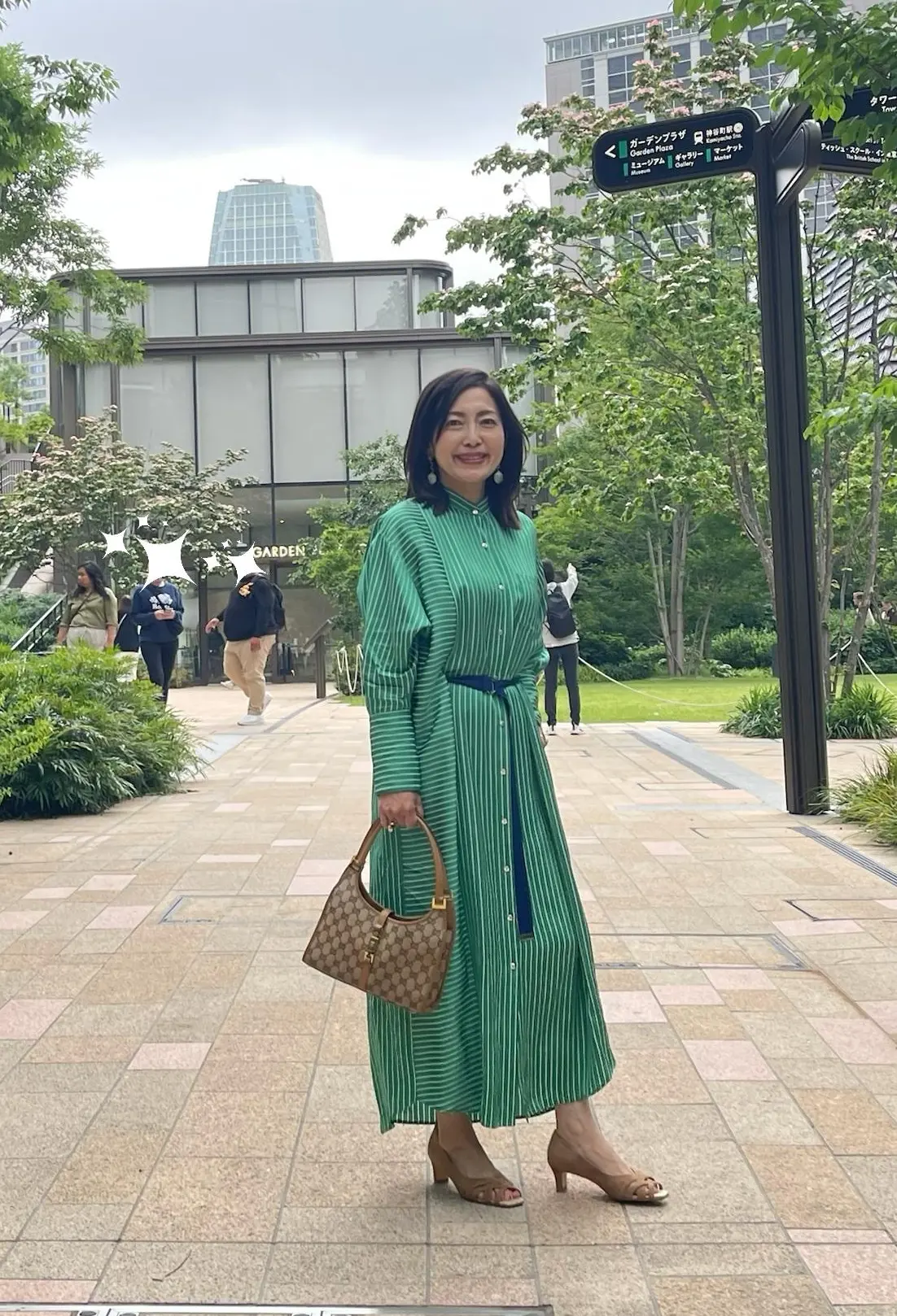 グリーンワンピースを着て初麻布台ヒルズランチ_1_1