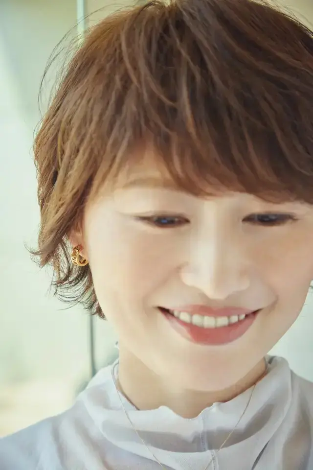 分け目を強調しない!伸びてきた根元白髪が目立ちにくい