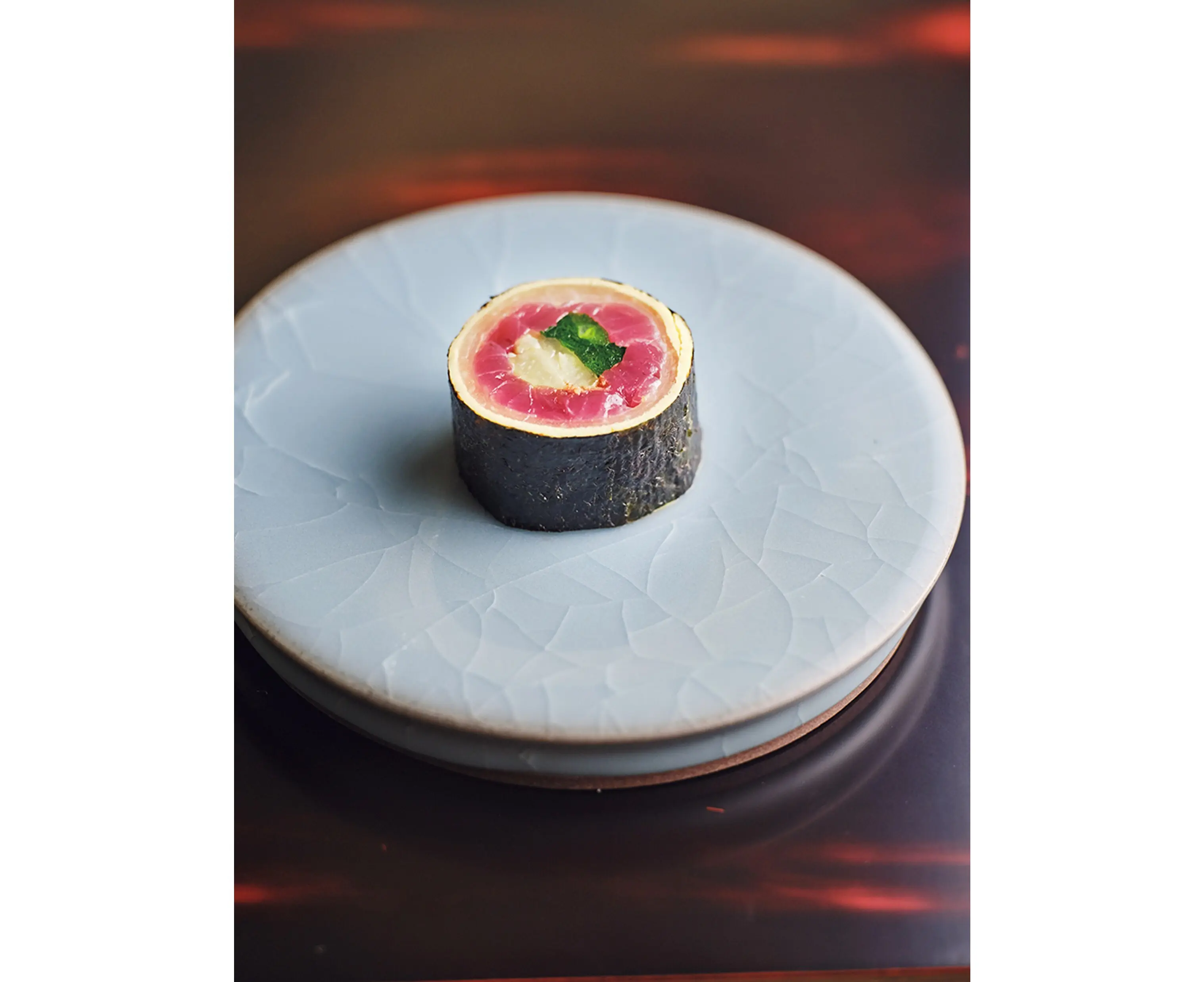 錦糸卵で縁取ったカツオの巻き物