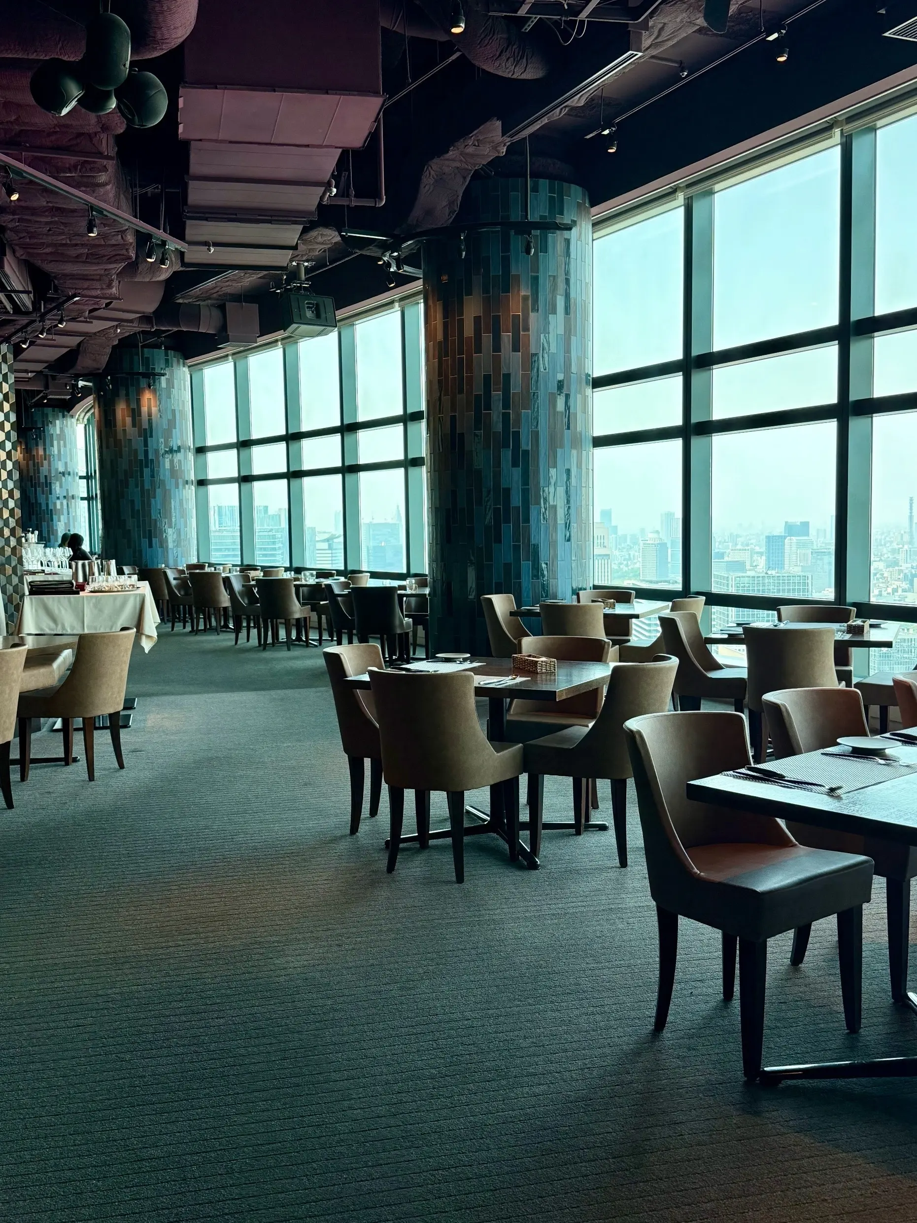 Prime42 steakhouse &amp; sky bar店内写真