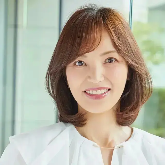 華やかで女らしい「ふんわりボブ」