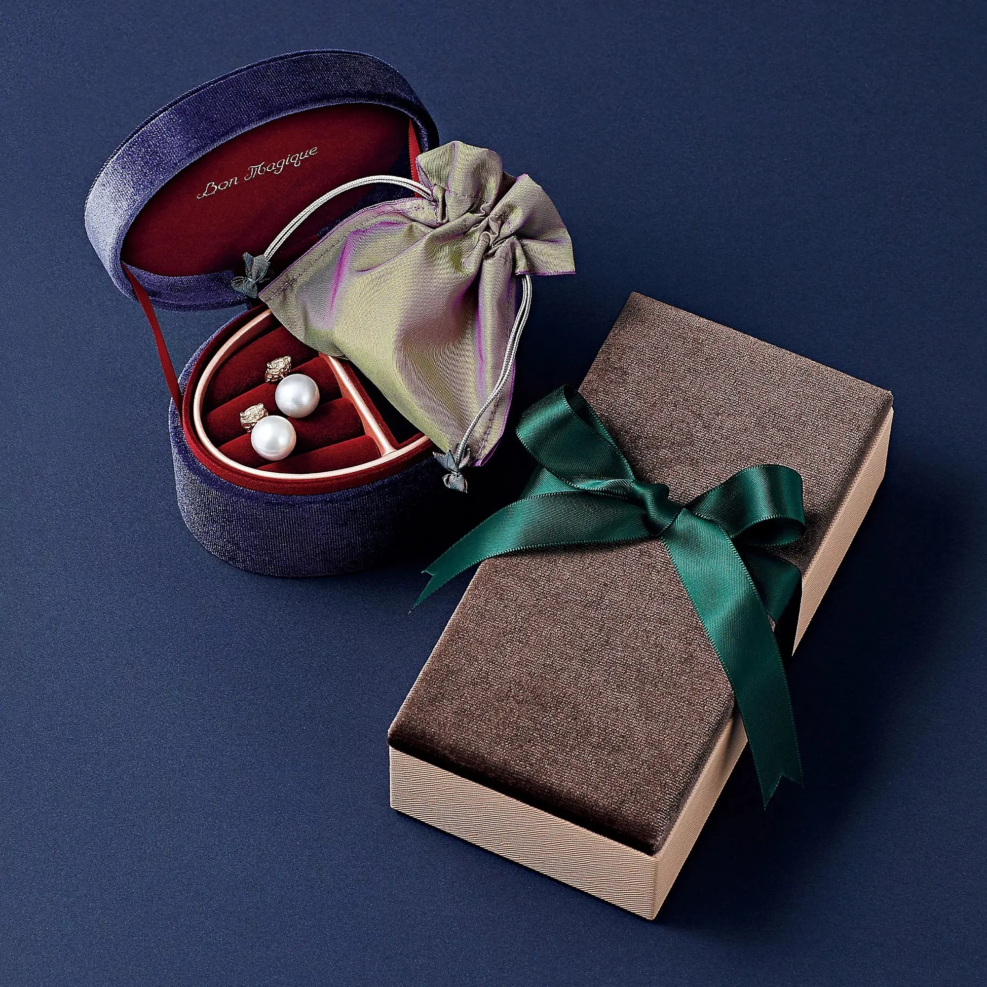 エクラの別注アイテム、最新作が完成！ 今こそ手に入れたい「ボン マジック」の白蝶パールジュエリー_1_3