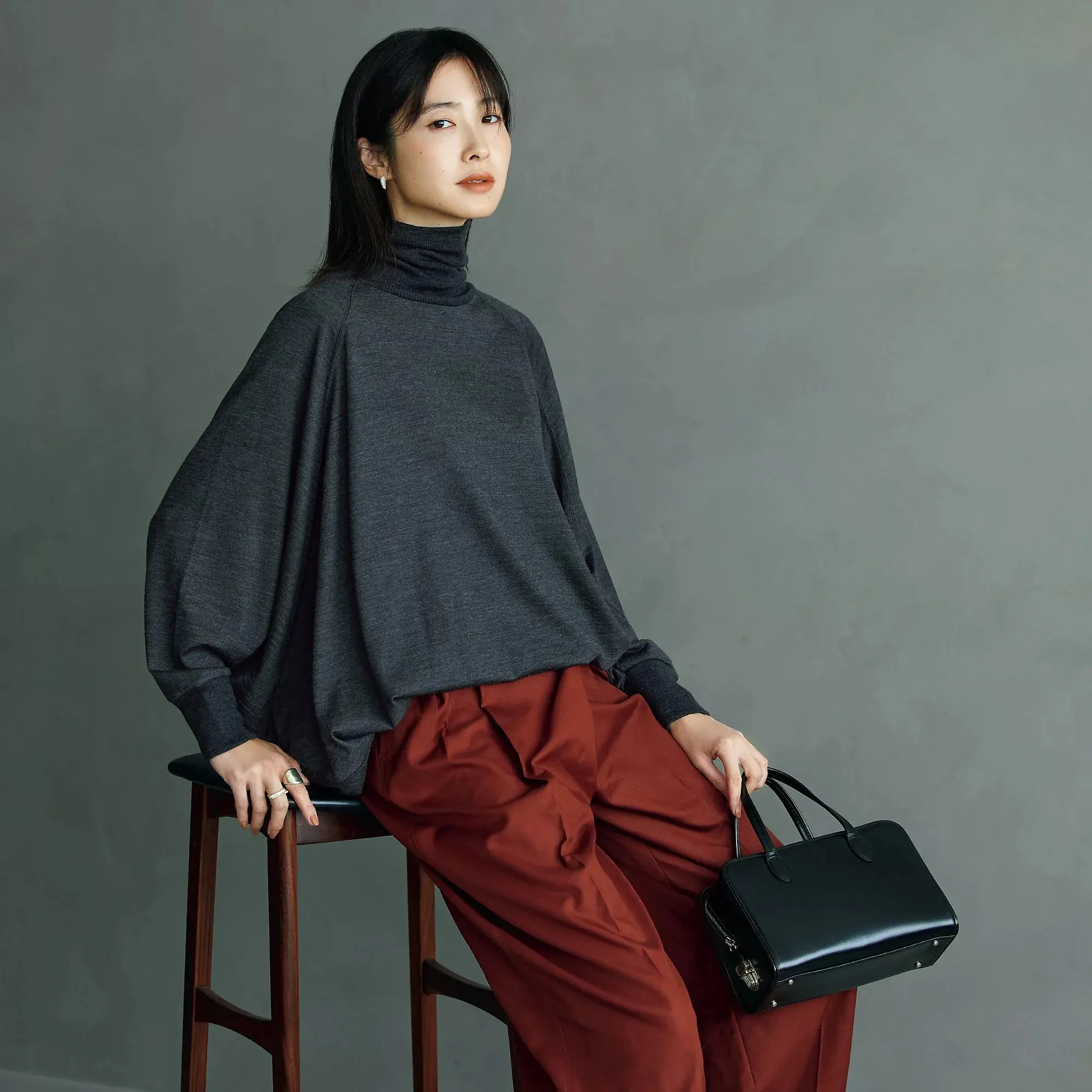 どんな体型の人も美しくまとえる優美なタートル