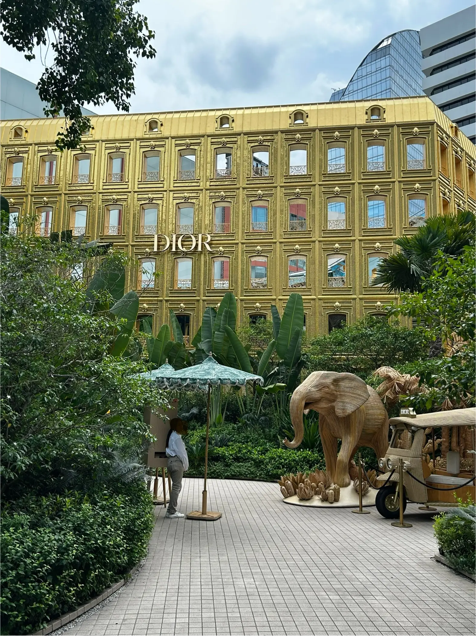 Dior Gold House Bangkok ディオール・ゴールド・ハウス バンコク