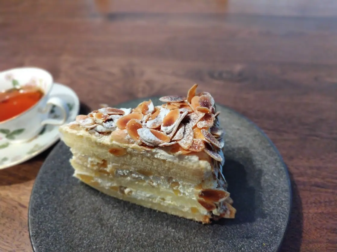 カスタードマロンケーキ HARBS　Wedgwood　ワイルドストロベリー