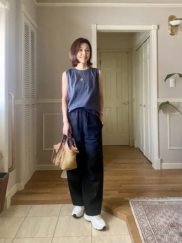綺麗めカジュアルなタンクトップコーデ