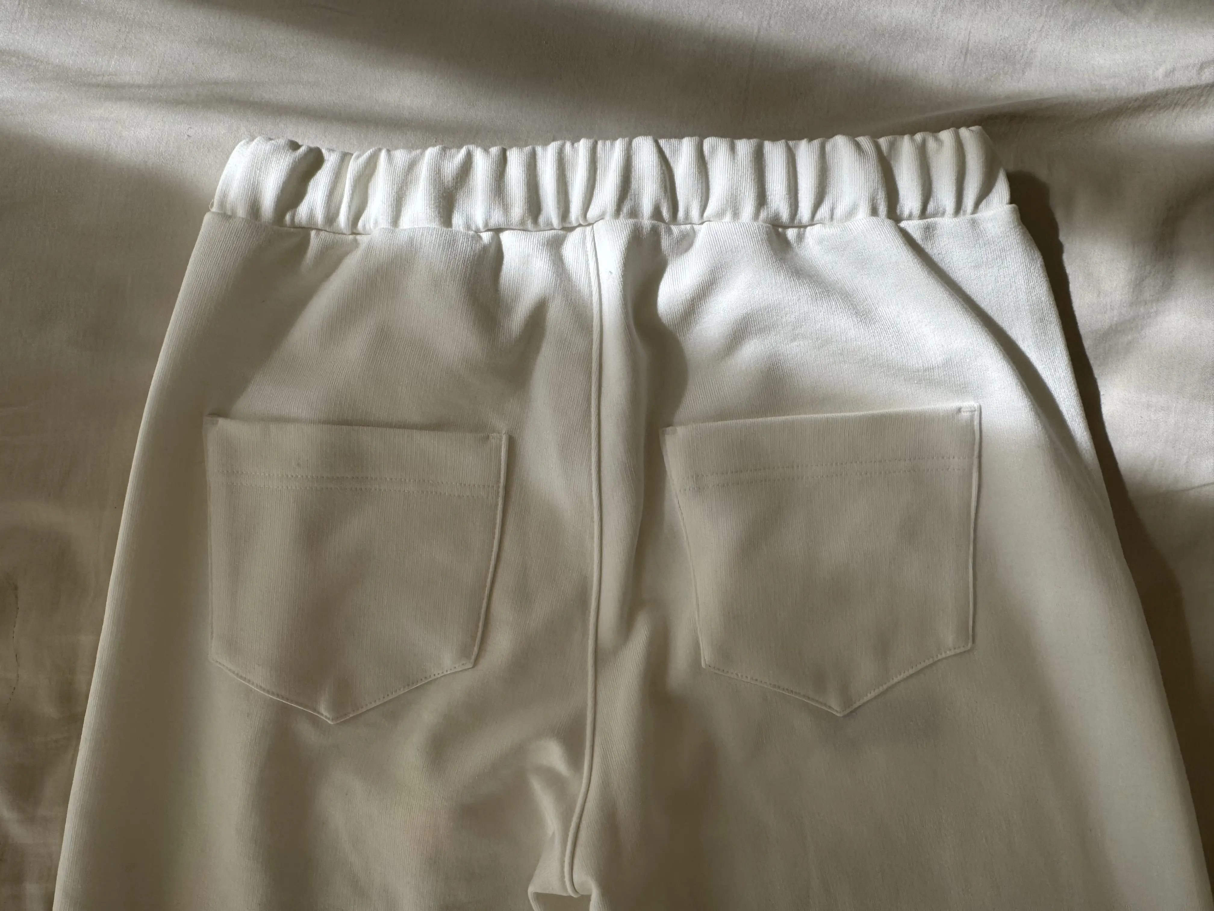 “心地よさ”と“きちんと感”が叶うきれいめスウェットパンツ_1_6