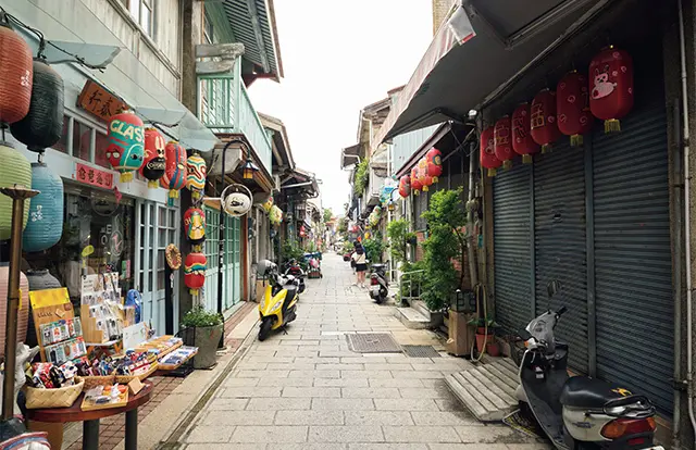 300年以上の歴史をもつノスタルジックな神農街（センノンジェ）は、台南グルメの宝庫、國華街から徒歩圏内だ