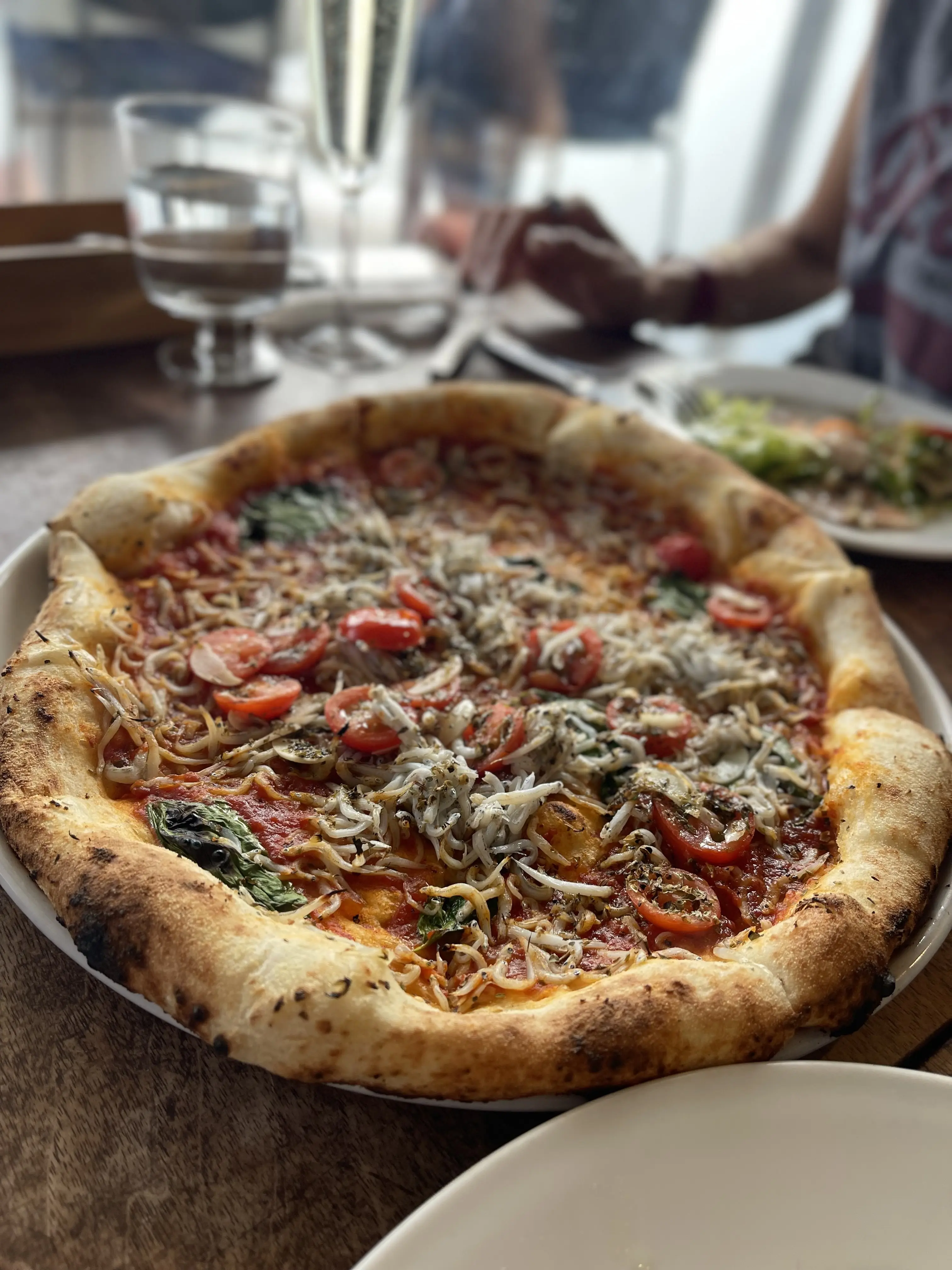 ふわふわイエローニットで鎌倉七里ヶ浜ランチ_1_8-1