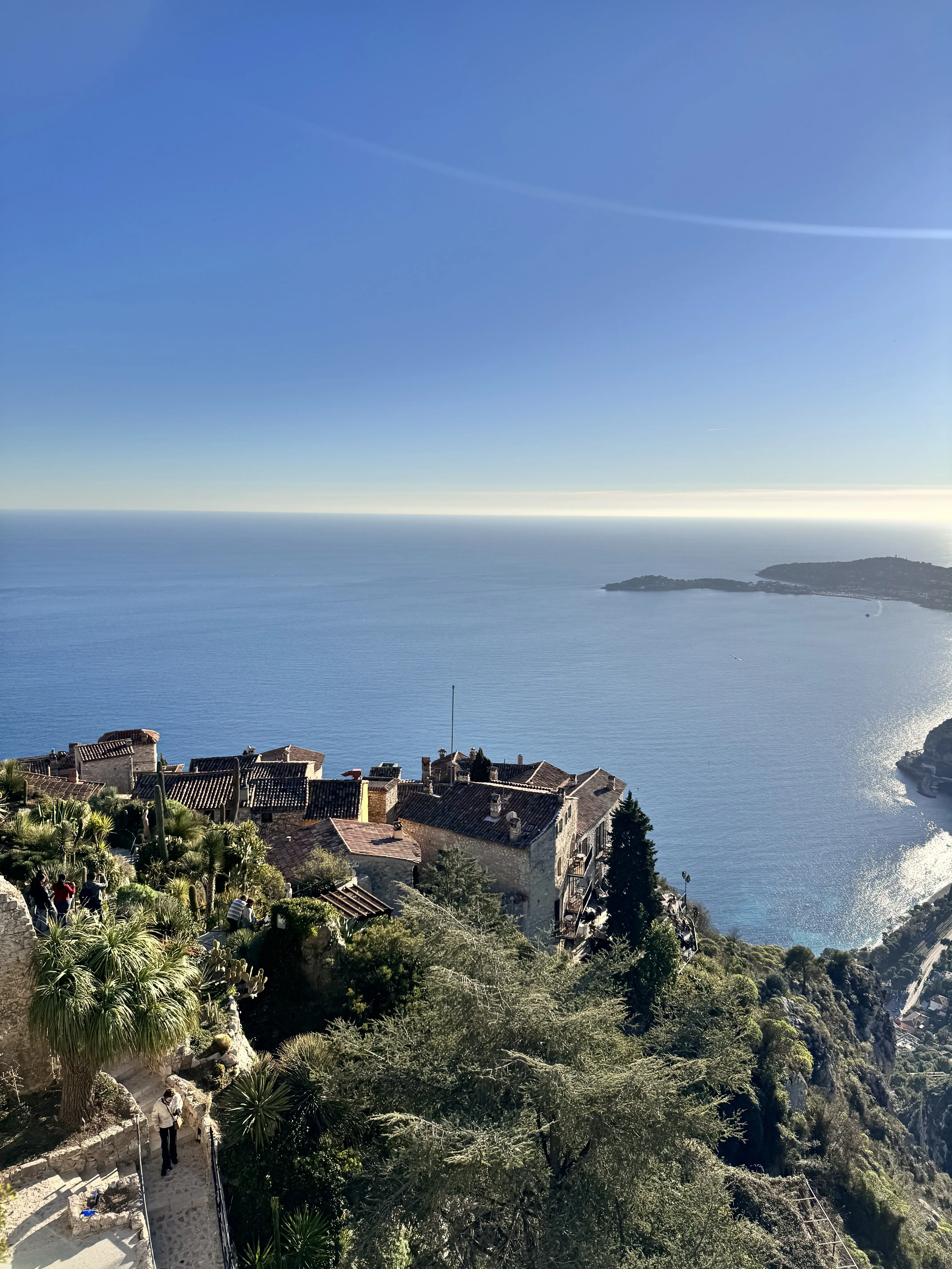 動きやすさと上品さを叶える旅先ランチコーデ🇫🇷話題のフランスエズ村へ_1_4