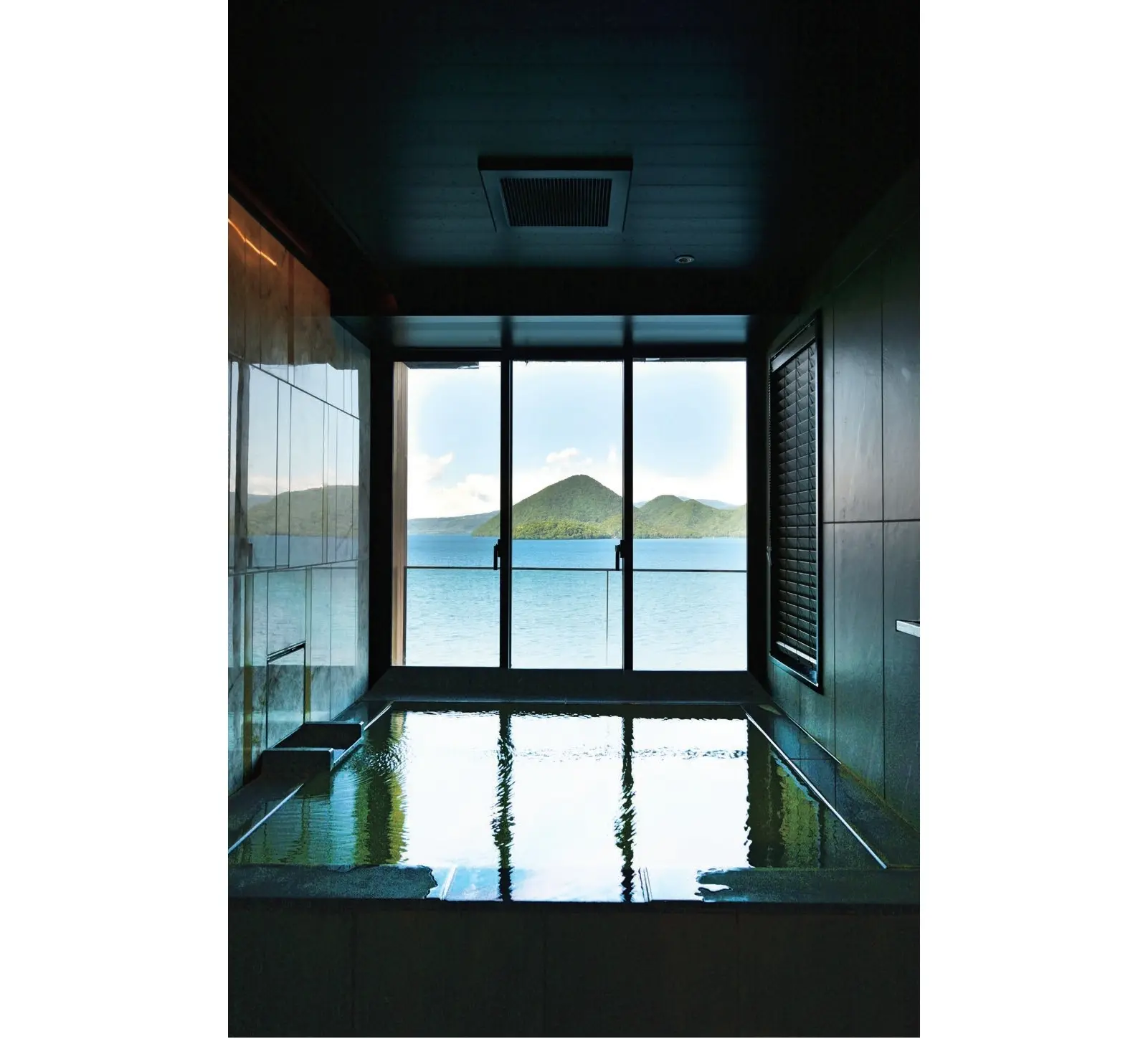 北海道・洞爺「BOUROU LAKE TOYA」　50代　ひとり旅　おすすめ　宿　お風呂の写真