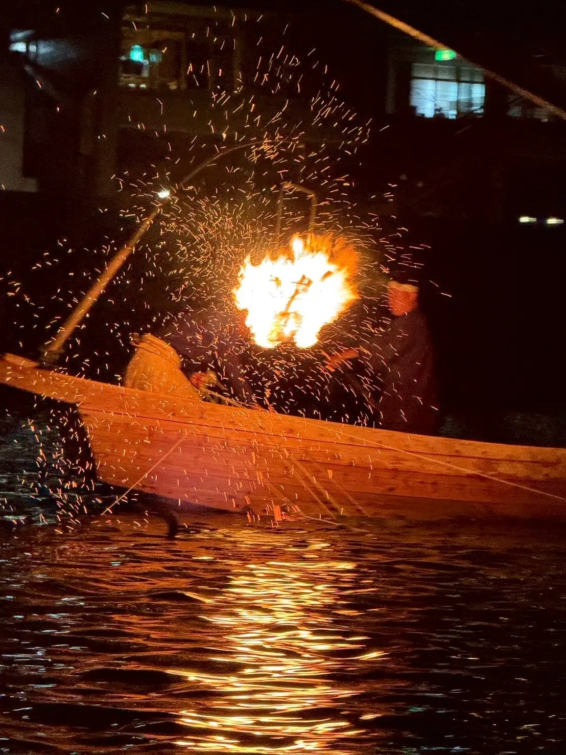 篝火に照らされる幻想的な夜「岐阜・長良川の鵜飼」_1_5