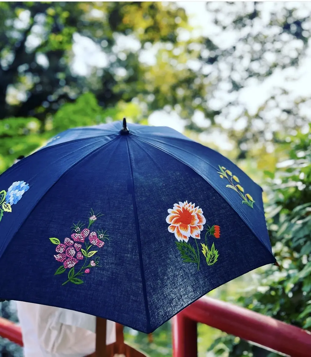 ベトナム刺繍の日傘で、両親と花々散策♩_1_2