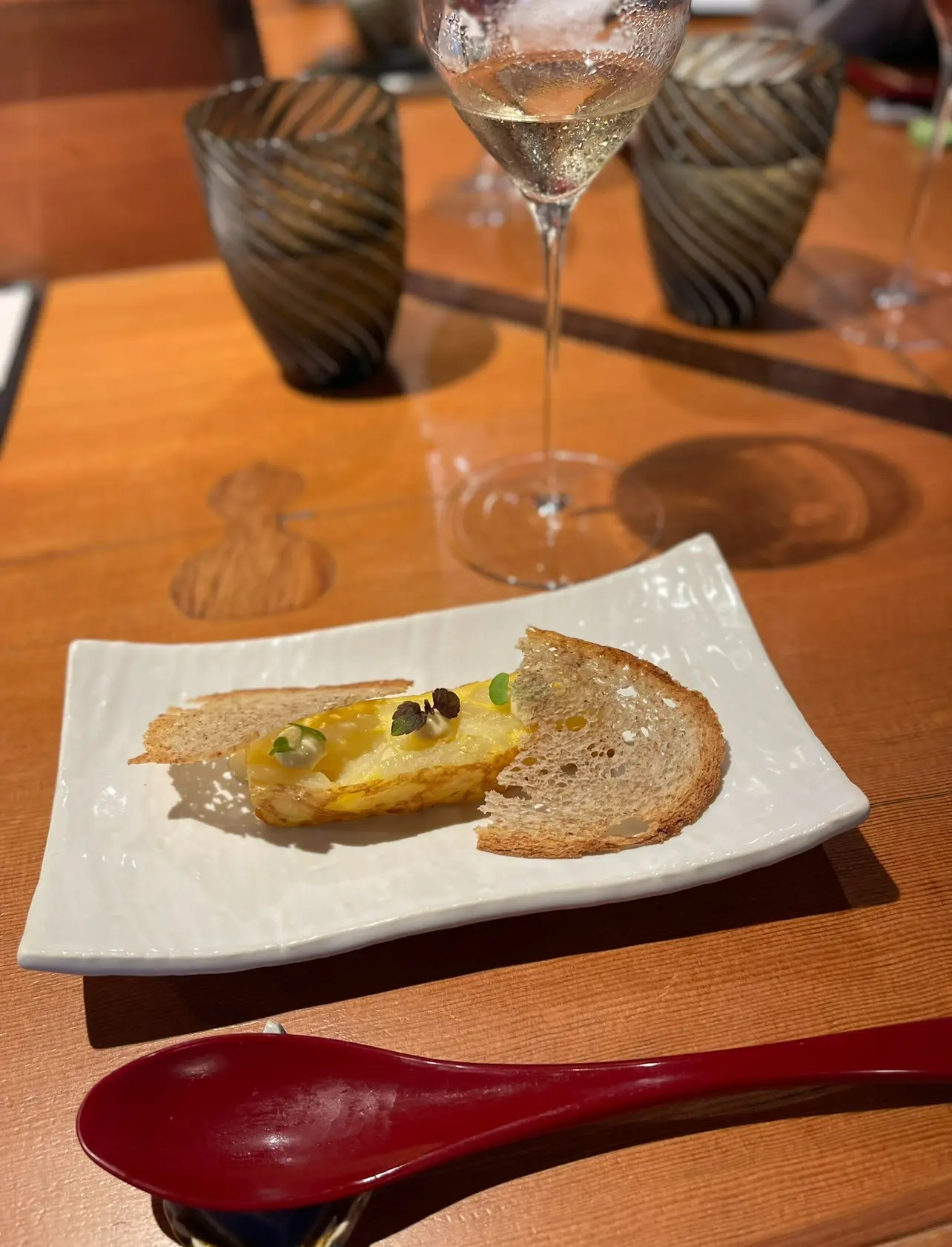 GUシャツをインしたネイビーコーデで鎌倉の古民家スパニッシュレストランへ_1_8