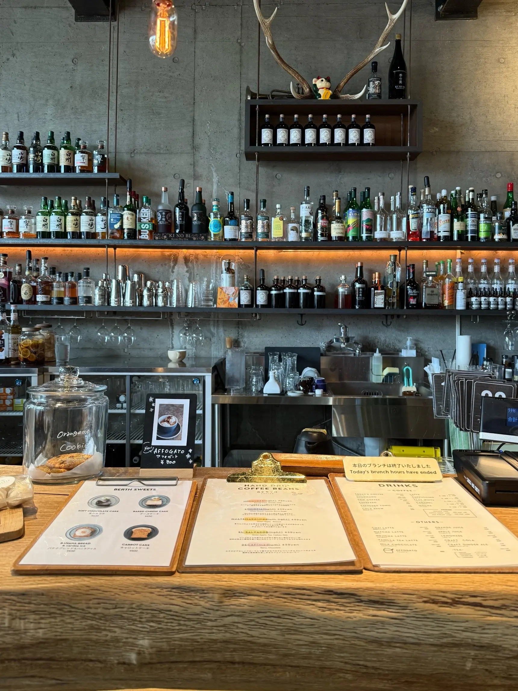 Nui. HOSTEL &amp; BAR LOUNGE　蔵前カフェ　店内写真