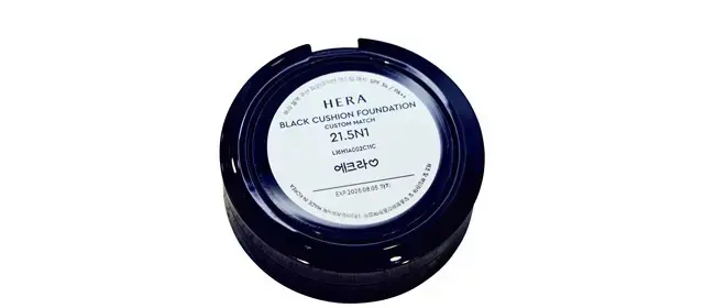 カスタムできるのはHERAのブラッククッションとシルキーステイ24H ロングウェアファンデーション、センシュアルリップ。ハングルか英字での名前の刻印サービスも実施している