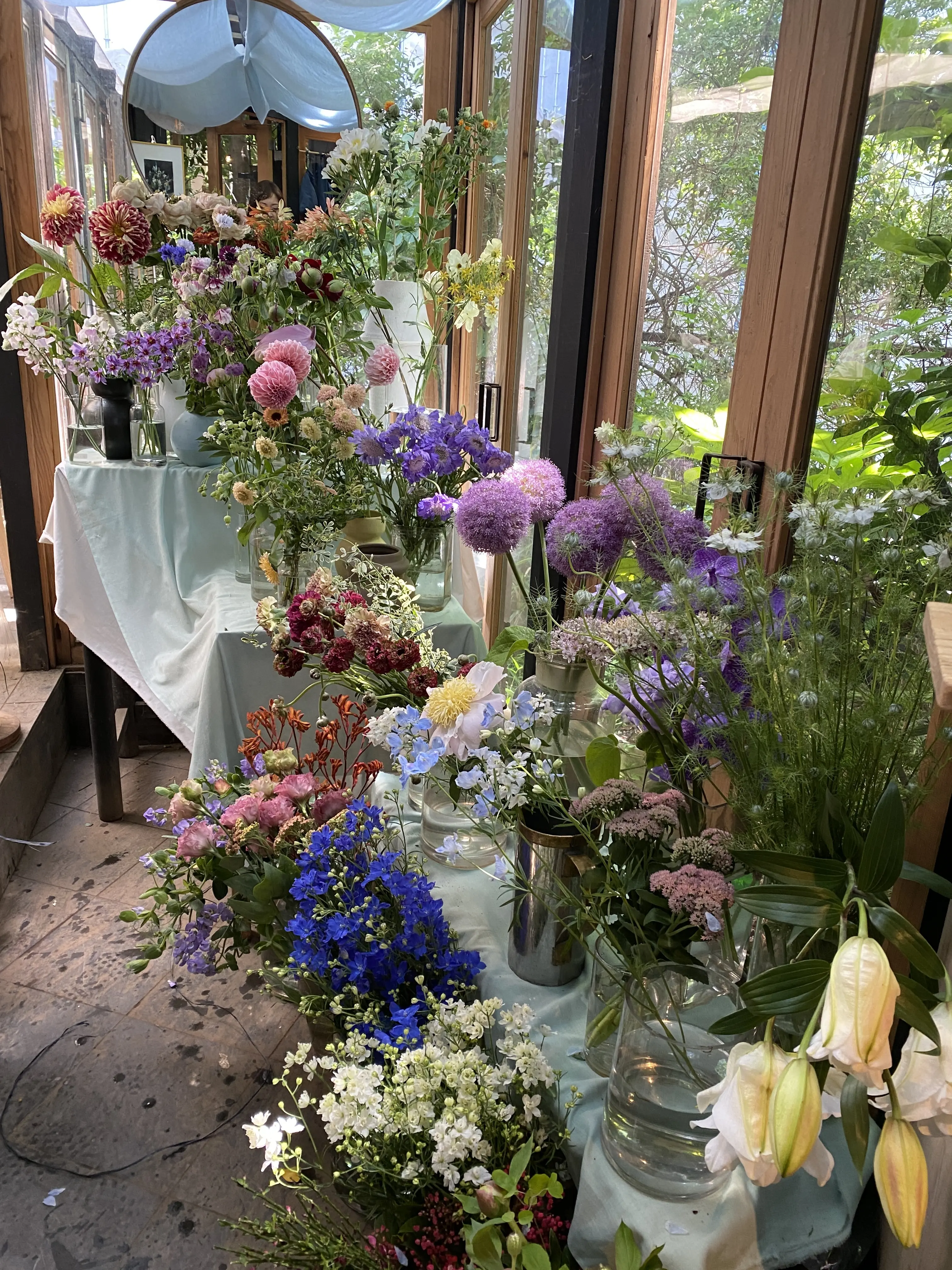 THE LITTLE SHOP OF FLOWERS