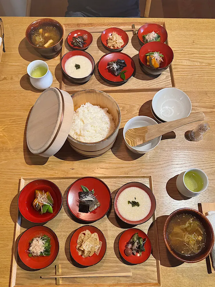 朝食