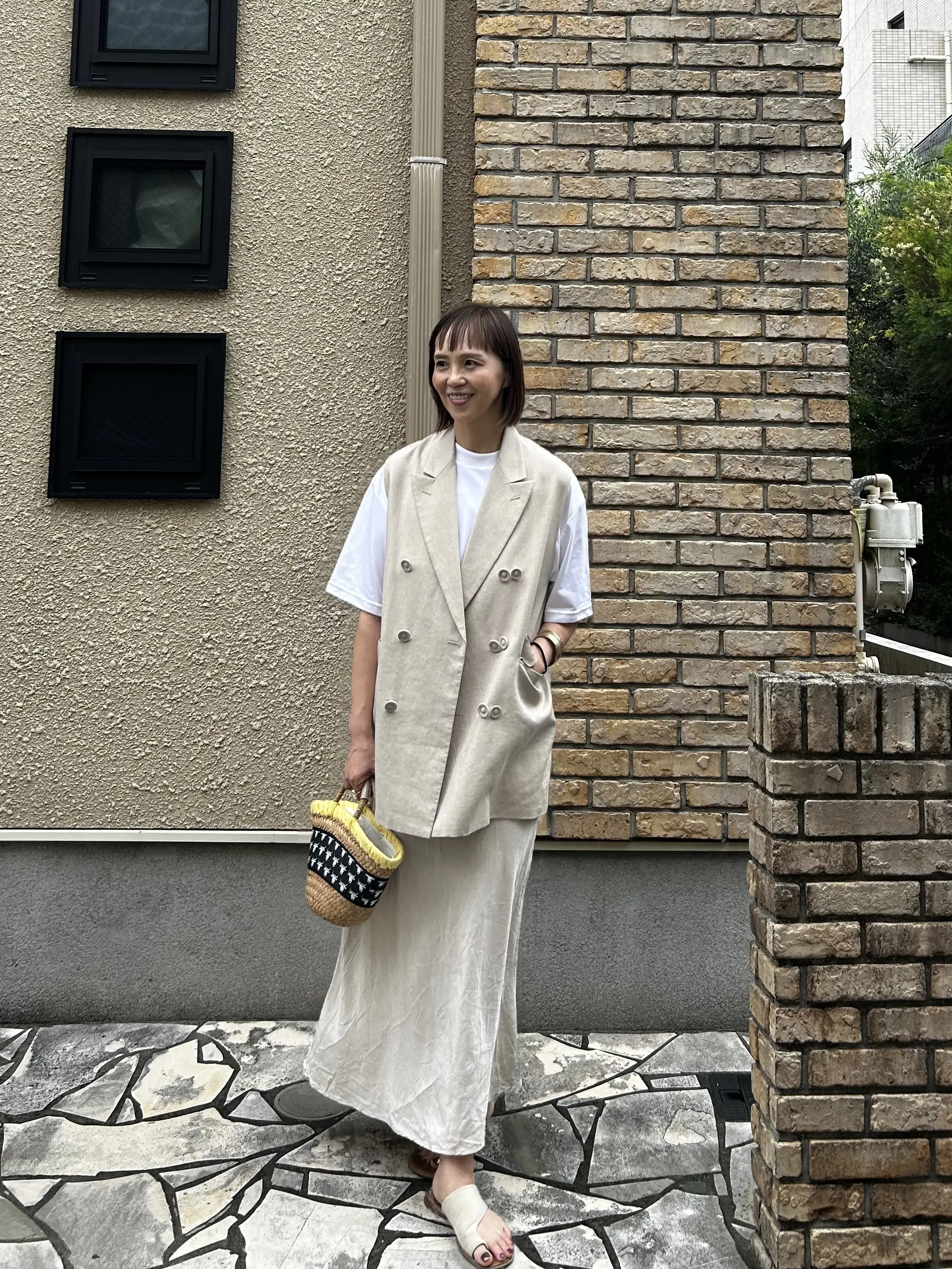 コーデの主役は麻です。麻は大人が着こなせる特権素材。 麻100%のジャケット&amp;ジレ_1_8