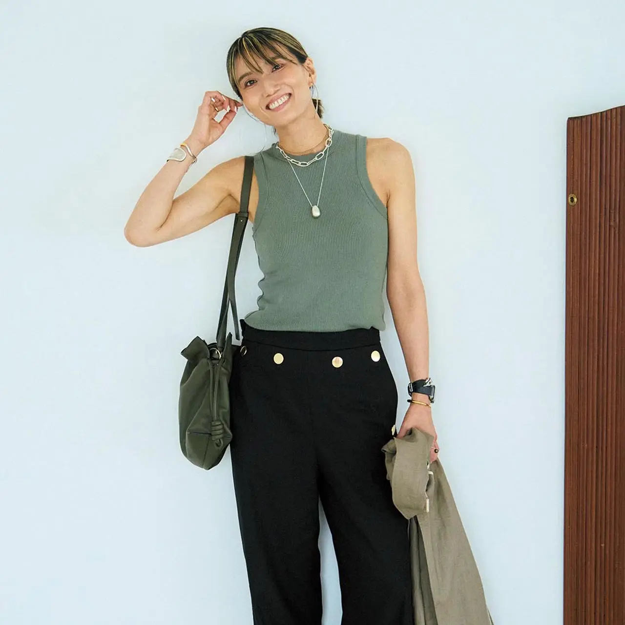 Ferragamo シルクブラウス 花柄 上品ラグジュアリー 大人エレガント Ferragamo シルクブラウス 花柄 上品ラグジュアリー 大人