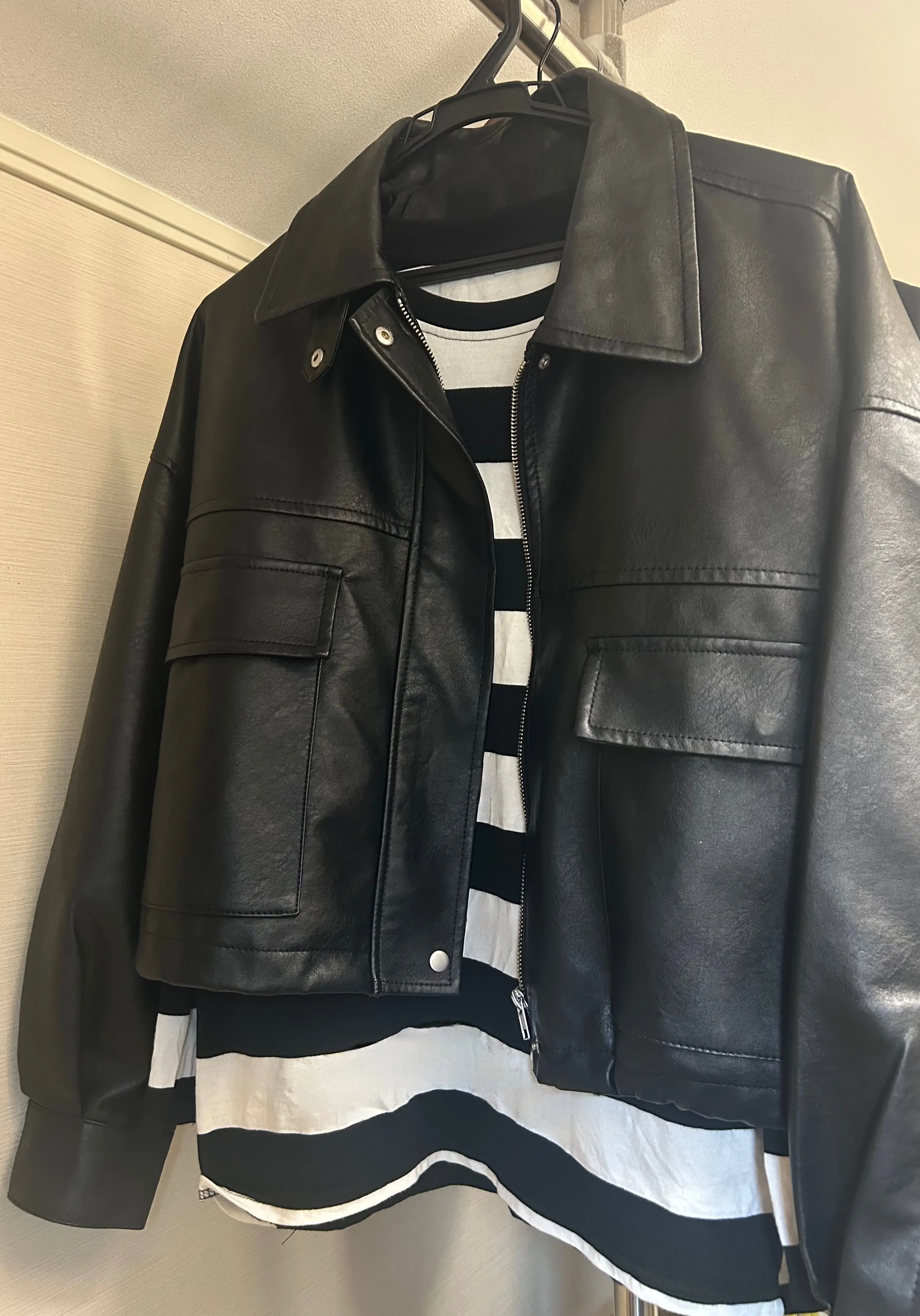 黒レザー✖️ボーダーは相性がいい 大好きなレザーの季節_1_3