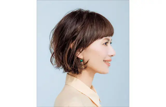 前髪のシルエットを変えて新しい季節に似合う軽やかな印象に【50代髪型・ヘアスタイル】
